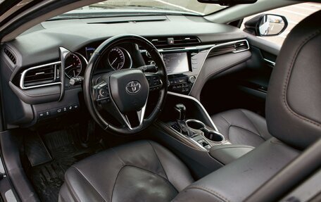 Toyota Camry, 2019 год, 2 095 000 рублей, 13 фотография