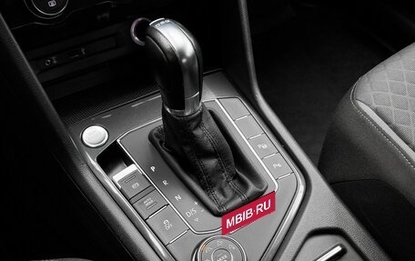 Volkswagen Tiguan II, 2017 год, 2 500 000 рублей, 16 фотография