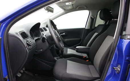 Volkswagen Polo VI (EU Market), 2011 год, 550 000 рублей, 12 фотография