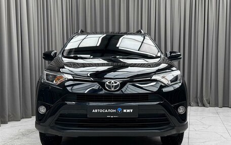 Toyota RAV4, 2017 год, 2 490 000 рублей, 2 фотография