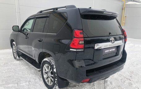 Toyota Land Cruiser Prado 150 рестайлинг 2, 2018 год, 5 394 000 рублей, 9 фотография