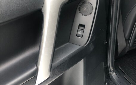 Toyota Land Cruiser Prado 150 рестайлинг 2, 2018 год, 5 394 000 рублей, 26 фотография