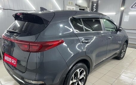 KIA Sportage IV рестайлинг, 2020 год, 2 400 000 рублей, 4 фотография