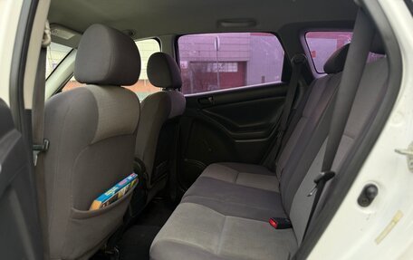 Toyota Matrix, 2002 год, 599 000 рублей, 11 фотография