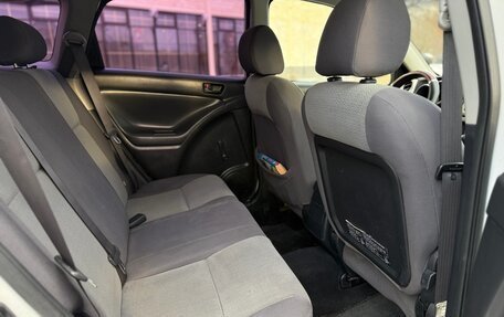 Toyota Matrix, 2002 год, 599 000 рублей, 10 фотография