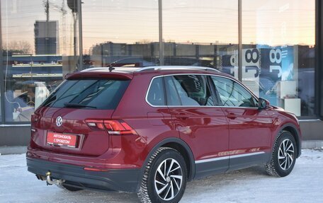 Volkswagen Tiguan II, 2018 год, 1 955 000 рублей, 5 фотография