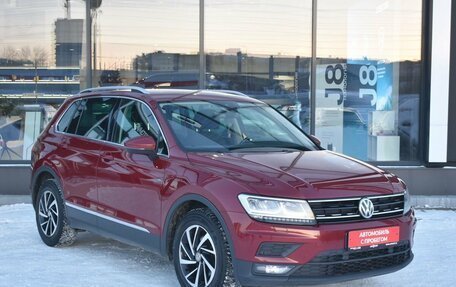 Volkswagen Tiguan II, 2018 год, 1 955 000 рублей, 3 фотография