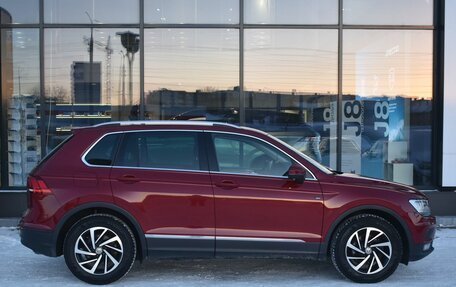 Volkswagen Tiguan II, 2018 год, 1 955 000 рублей, 4 фотография