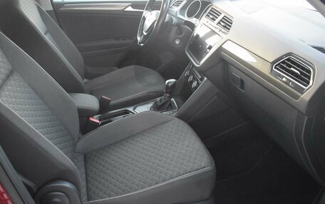 Volkswagen Tiguan II, 2018 год, 1 955 000 рублей, 10 фотография