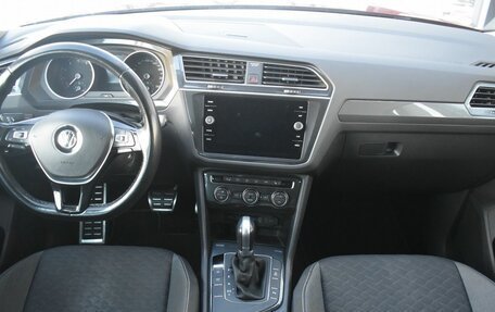 Volkswagen Tiguan II, 2018 год, 1 955 000 рублей, 12 фотография