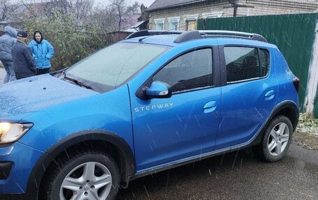 Renault Sandero II рестайлинг, 2015 год, 1 250 000 рублей, 2 фотография