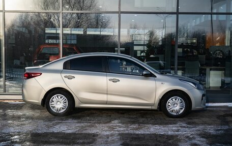 KIA Rio IV, 2017 год, 1 000 000 рублей, 8 фотография