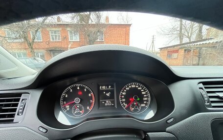 Volkswagen Jetta VI, 2013 год, 975 000 рублей, 18 фотография