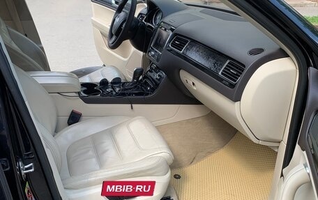 Volkswagen Touareg III, 2011 год, 2 899 999 рублей, 6 фотография