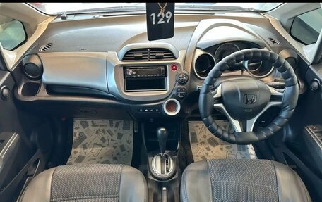 Honda Fit III, 2011 год, 820 000 рублей, 13 фотография