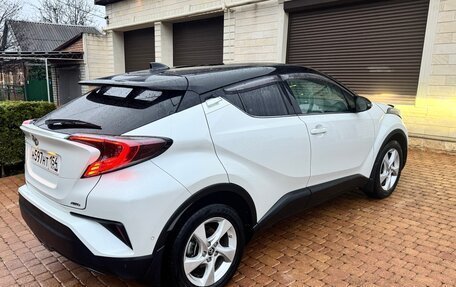 Toyota C-HR I рестайлинг, 2018 год, 2 100 000 рублей, 5 фотография