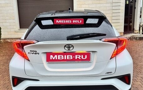 Toyota C-HR I рестайлинг, 2018 год, 2 100 000 рублей, 4 фотография
