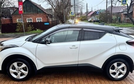 Toyota C-HR I рестайлинг, 2018 год, 2 100 000 рублей, 2 фотография