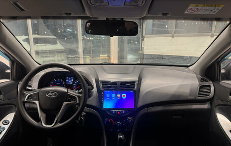 Hyundai Solaris II рестайлинг, 2016 год, 850 000 рублей, 23 фотография