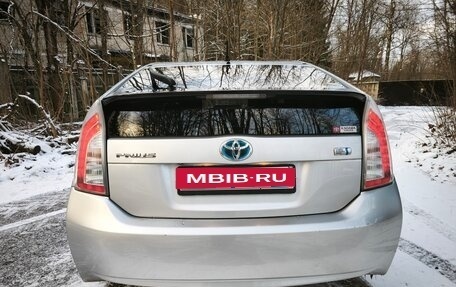 Toyota Prius, 2015 год, 1 650 000 рублей, 5 фотография