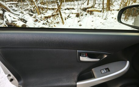 Toyota Prius, 2015 год, 1 650 000 рублей, 19 фотография