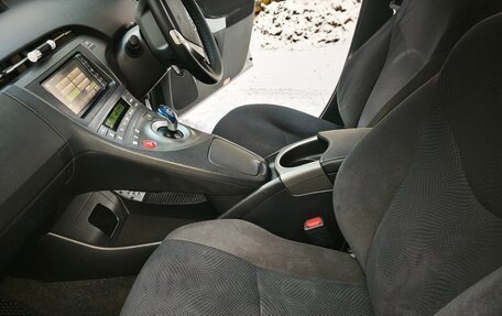 Toyota Prius, 2015 год, 1 650 000 рублей, 22 фотография