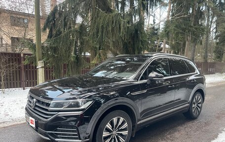 Volkswagen Touareg III, 2019 год, 6 200 000 рублей, 1 фотография