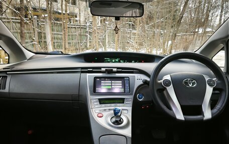 Toyota Prius, 2015 год, 1 650 000 рублей, 28 фотография