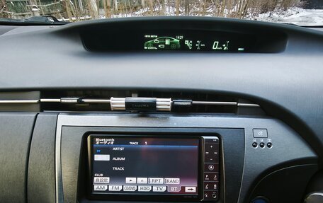 Toyota Prius, 2015 год, 1 650 000 рублей, 30 фотография