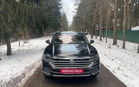 Volkswagen Touareg III, 2019 год, 6 200 000 рублей, 3 фотография