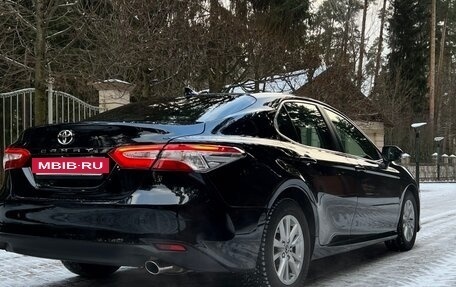 Toyota Camry, 2018 год, 2 190 000 рублей, 4 фотография