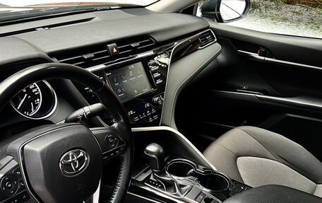 Toyota Camry, 2018 год, 2 190 000 рублей, 9 фотография
