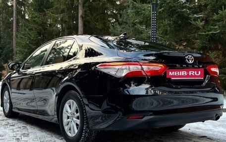 Toyota Camry, 2018 год, 2 190 000 рублей, 6 фотография