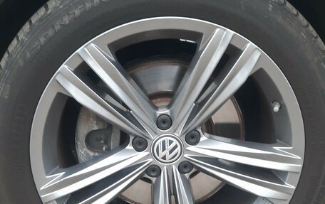 Volkswagen Tiguan II, 2018 год, 2 999 999 рублей, 4 фотография