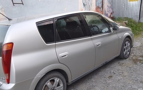 Toyota Opa I рестайлинг, 2001 год, 610 000 рублей, 3 фотография