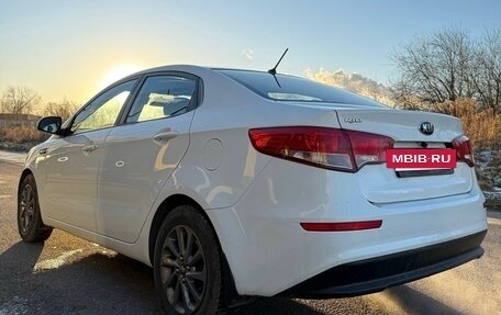 KIA Rio III рестайлинг, 2015 год, 930 000 рублей, 3 фотография