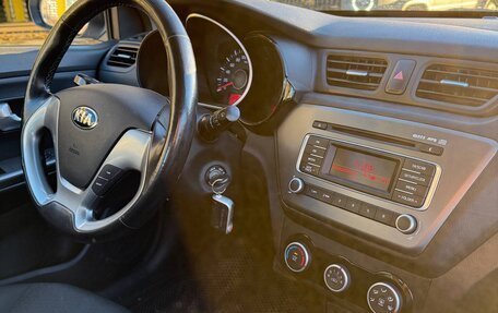 KIA Rio III рестайлинг, 2015 год, 930 000 рублей, 10 фотография