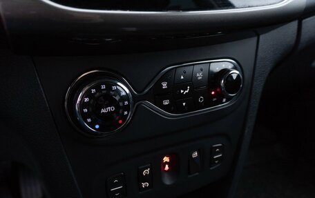 Renault Sandero II рестайлинг, 2016 год, 889 000 рублей, 18 фотография