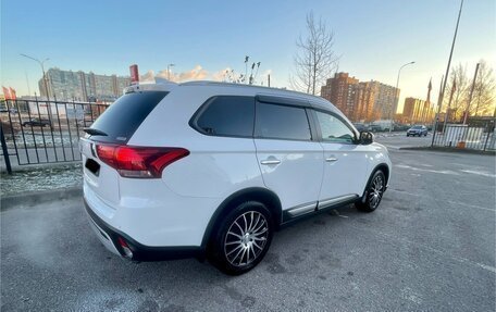 Mitsubishi Outlander III рестайлинг 3, 2021 год, 2 800 000 рублей, 19 фотография