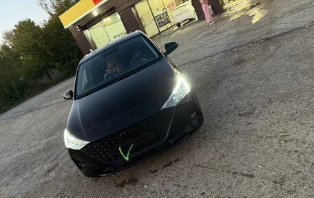 Hyundai Solaris II рестайлинг, 2020 год, 1 630 000 рублей, 1 фотография