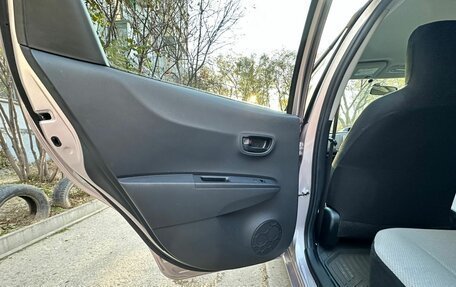 Toyota Vitz, 2011 год, 7 000 000 рублей, 1 фотография