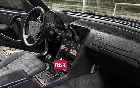 Mercedes-Benz C-Класс, 1994 год, 550 000 рублей, 4 фотография