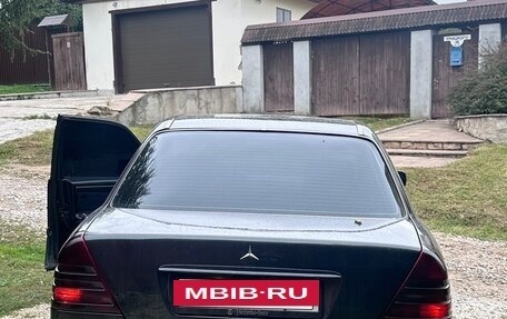 Mercedes-Benz C-Класс, 1994 год, 550 000 рублей, 2 фотография