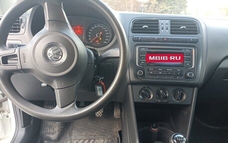 Volkswagen Polo VI (EU Market), 2013 год, 940 000 рублей, 3 фотография