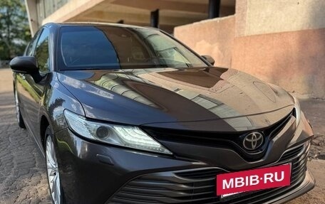 Toyota Camry, 2019 год, 2 300 000 рублей, 2 фотография