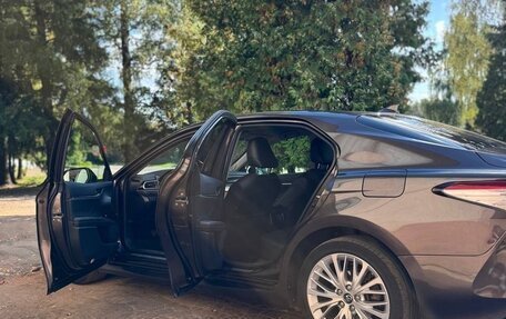 Toyota Camry, 2019 год, 2 300 000 рублей, 9 фотография