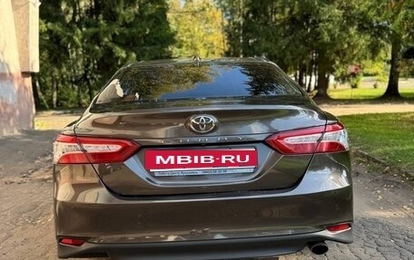 Toyota Camry, 2019 год, 2 300 000 рублей, 12 фотография