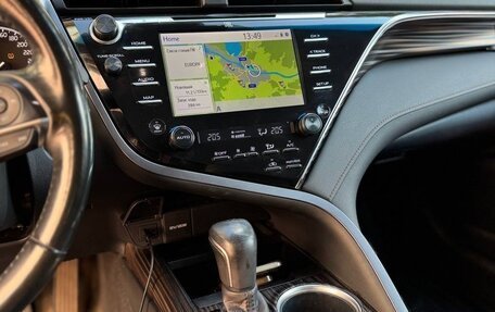 Toyota Camry, 2019 год, 2 300 000 рублей, 20 фотография