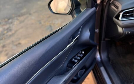 Toyota Camry, 2019 год, 2 300 000 рублей, 17 фотография