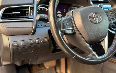 Toyota Camry, 2019 год, 2 300 000 рублей, 18 фотография